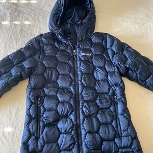 Marmot hooded quilted jacket. Women’s Size Small filled with 800 fill. Black.